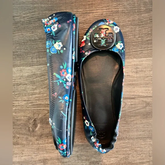 Tory Burch Floral & Navy Blue Minnie Ballet Flats with Logo!! - Picture 2 of 7